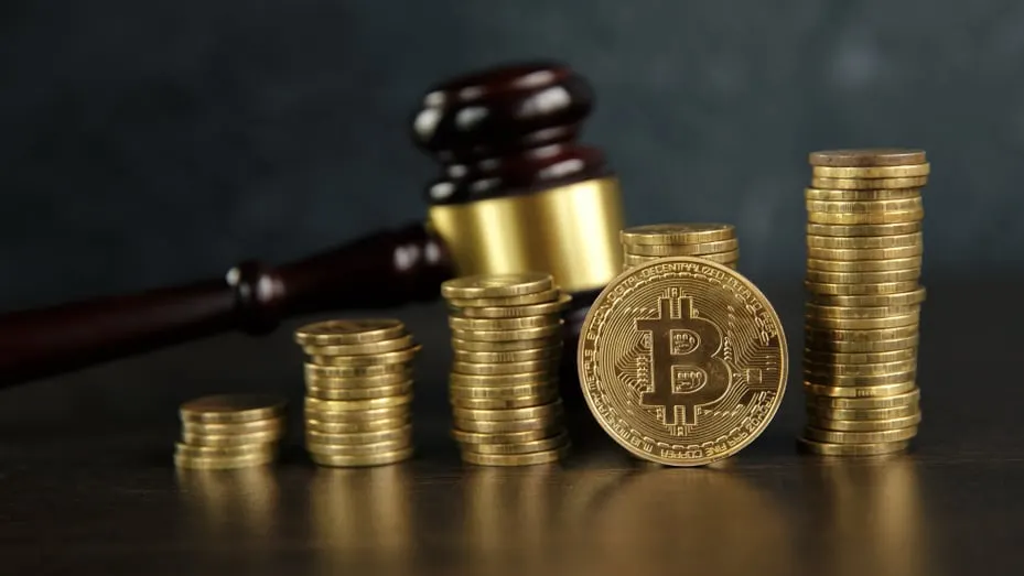 Bitcoin en una subasta. Imagen: Shutterstock