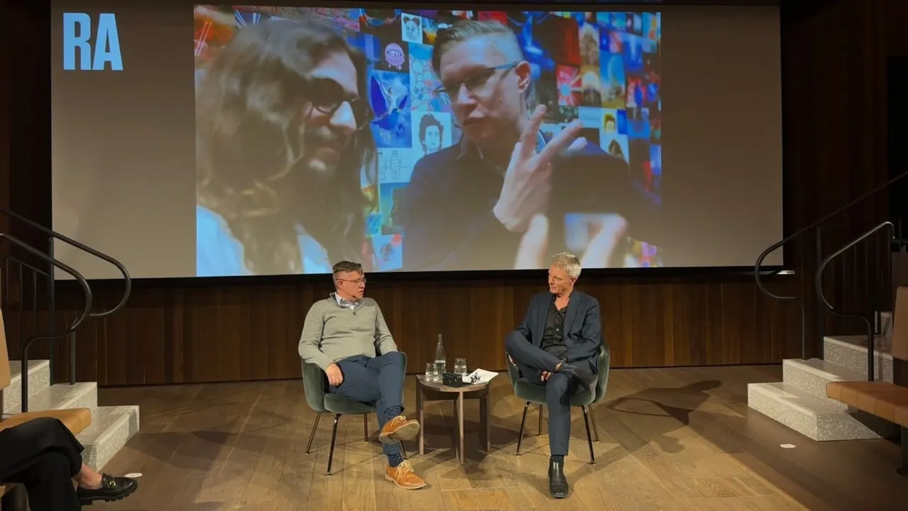 迈克·温克尔曼，艺名Beeple，和蒂姆·马洛夫勋爵。