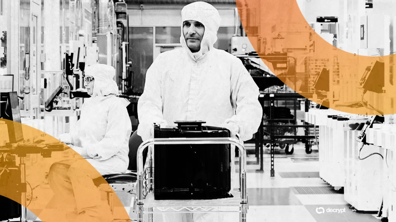 Quantum computing workers at IBM's Albany NanoTech Complex. Image: Decrypt/IBM