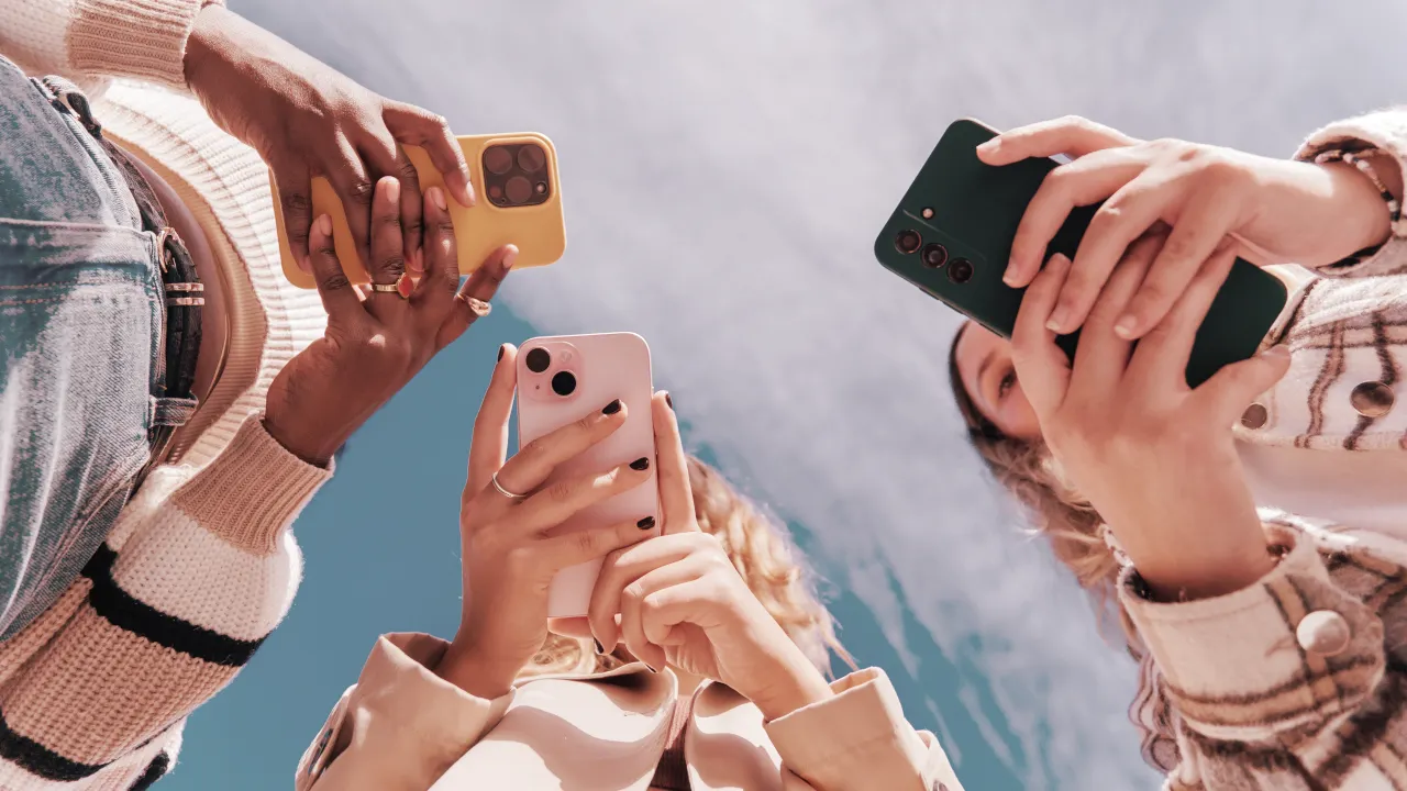 Gen Z and AI. Image: Shutterstock